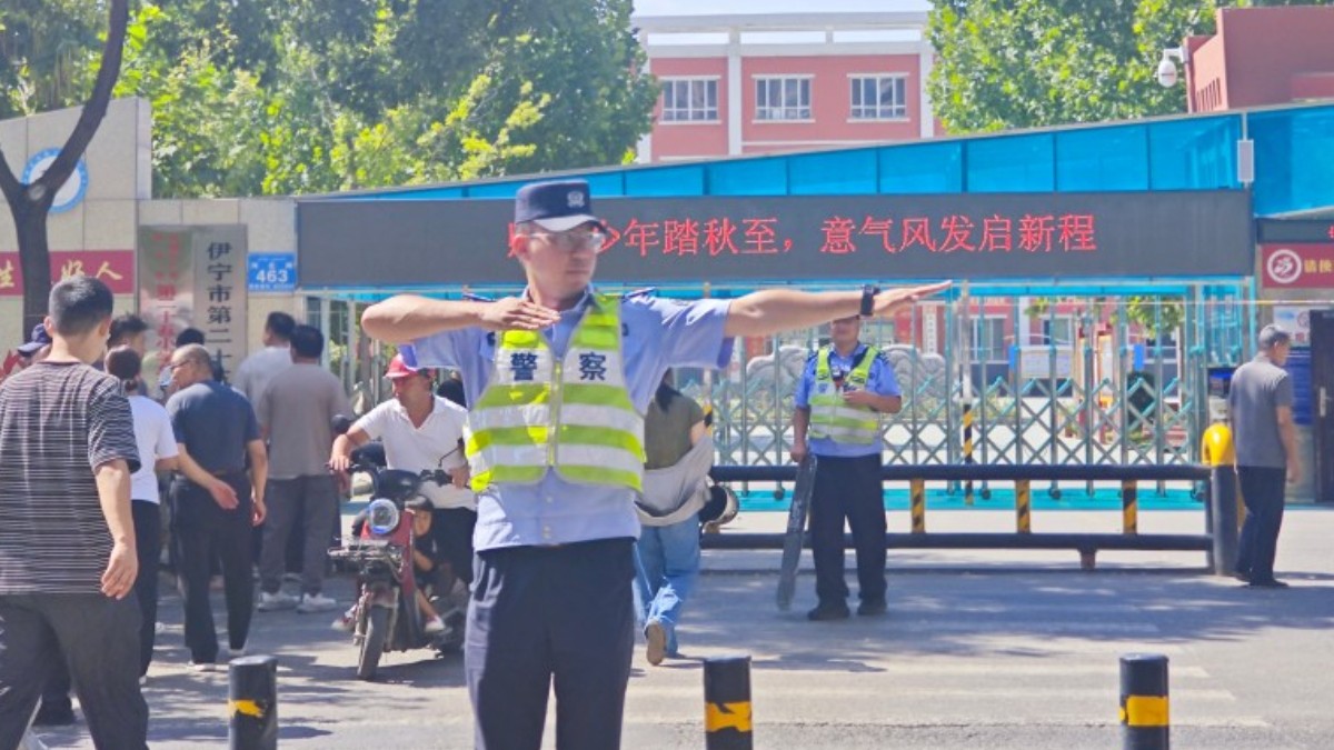 新疆伊宁市公安局：开学第一课 安全每一刻