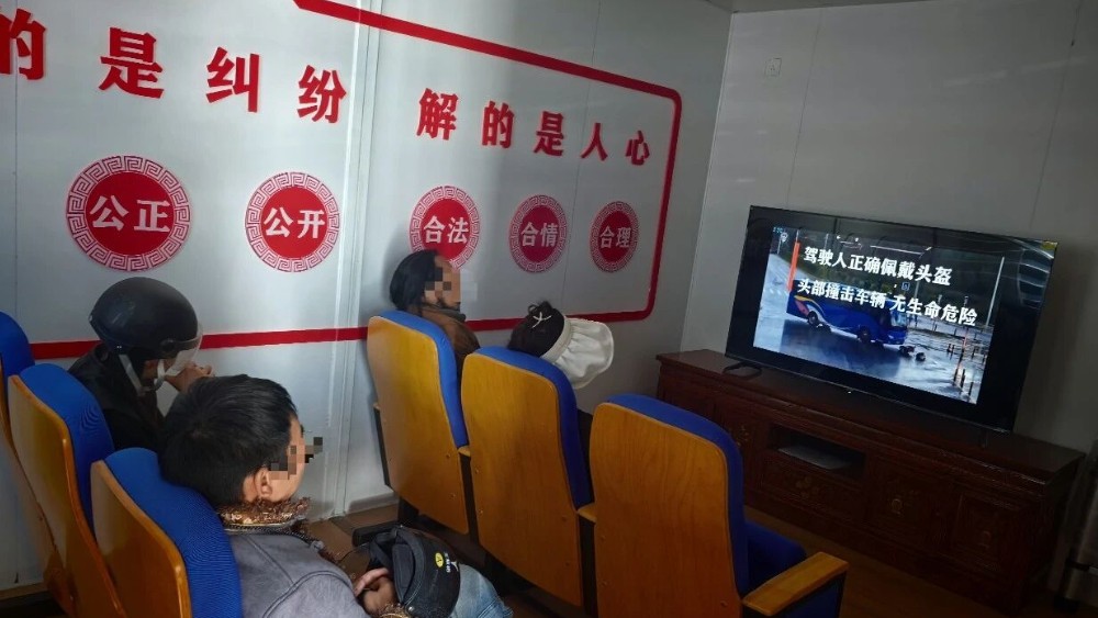 小小头盔，大大安全！康定公安让文明骑行入人心