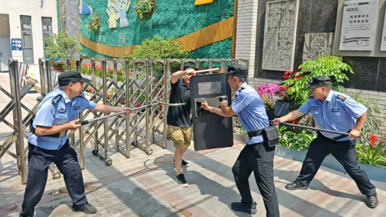 成都锦江公安精细化警务护航新学期平安开局