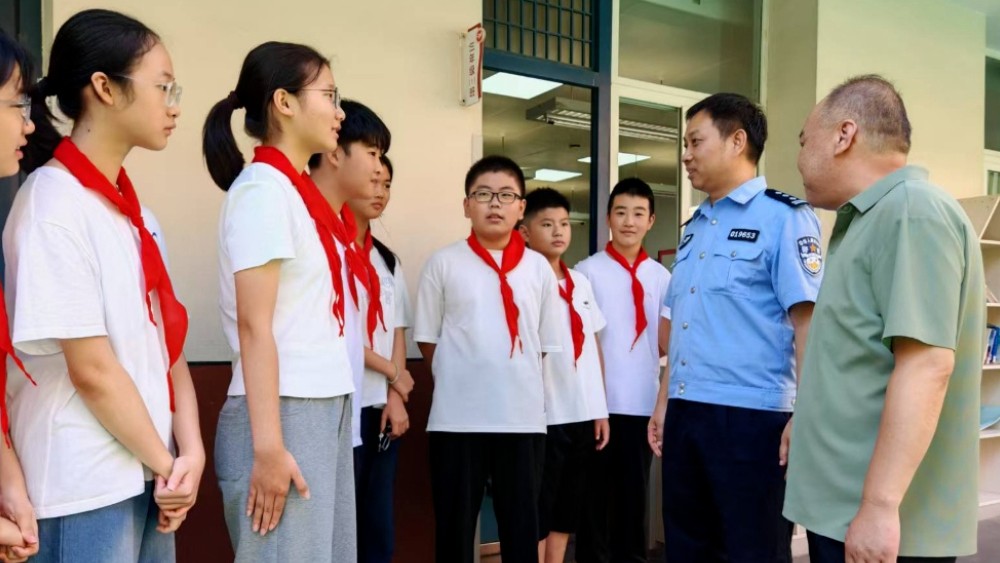 西安碑林公安全面开启“护学模式”
