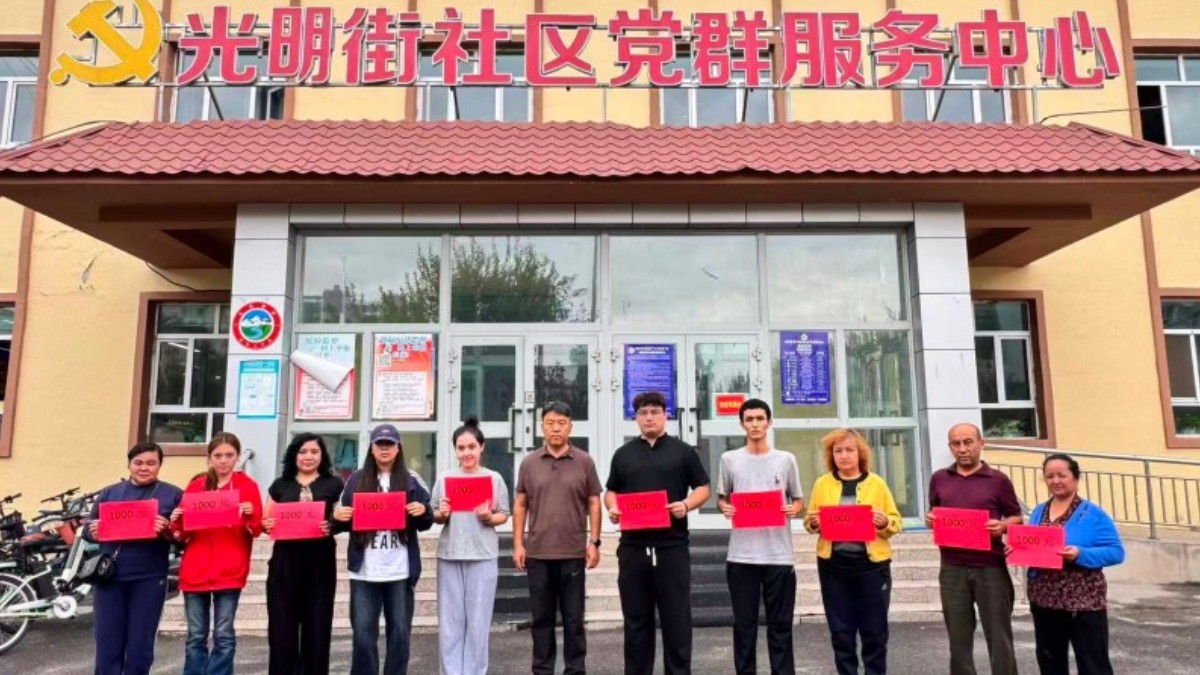 新疆伊宁市人民检察院：金秋助学暖人心 爱心护航助成长