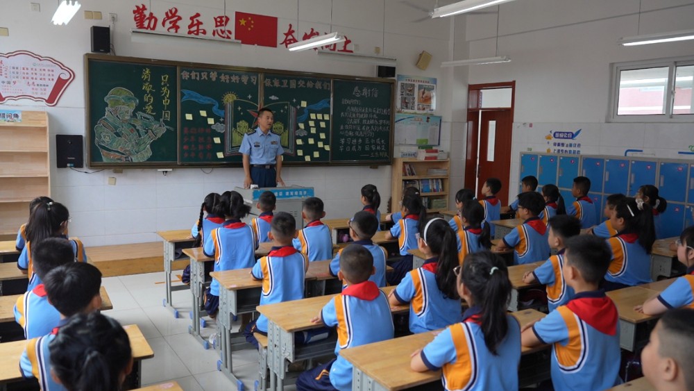 山东日照：国防知识进校园 带来别样 “开学第一课”