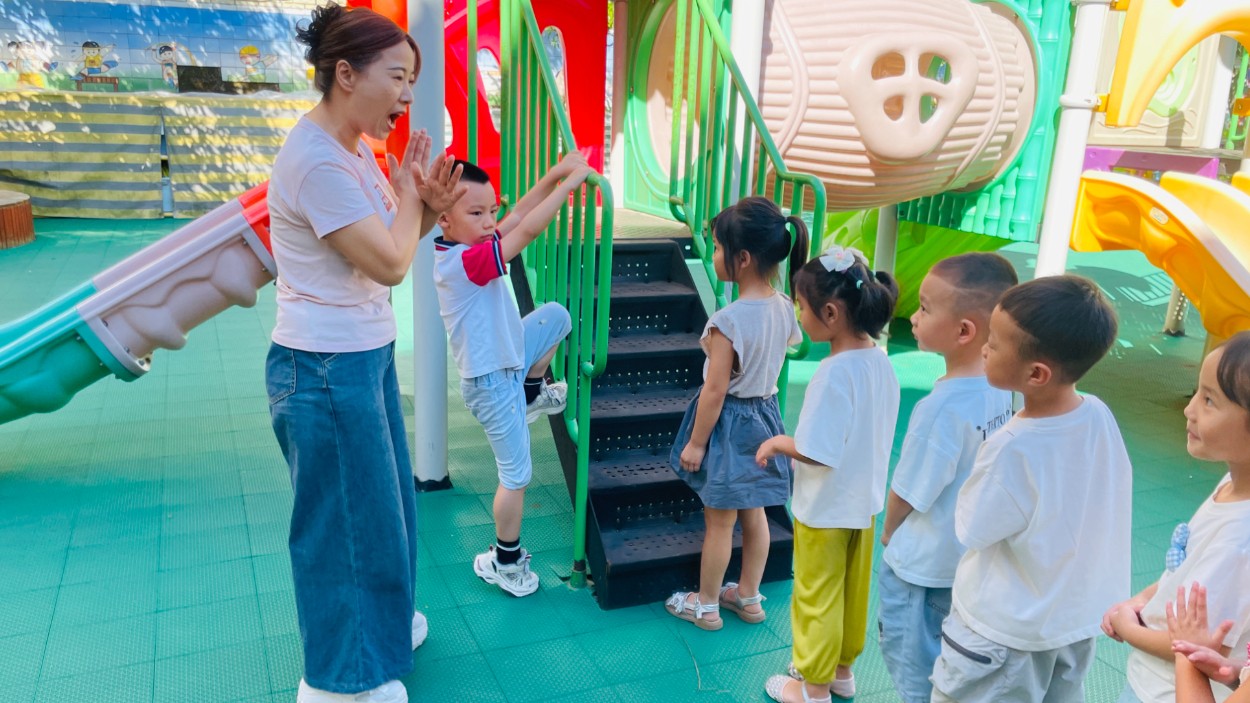 宣汉县胡家镇中心幼儿园开展2026年下期“开学安全第一课”主题教育活动