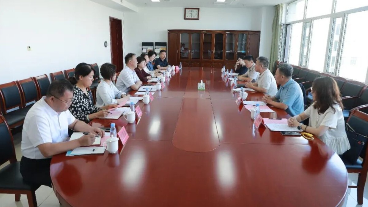 自治区高院与自治区司法厅、自治区律师协会就保障律师执业权利等工作开展座谈交流