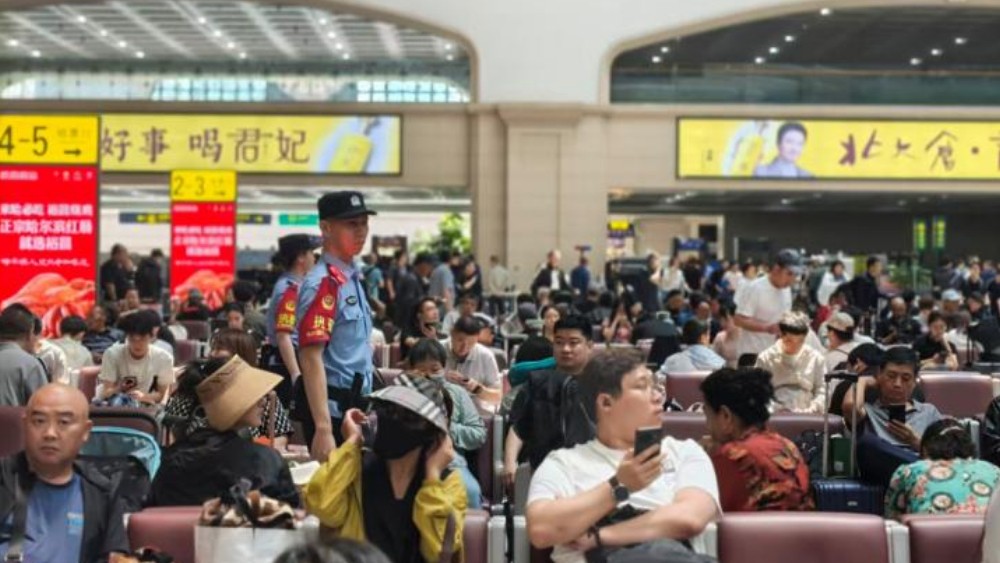 暑运收官 哈尔滨铁路公安多措并举守护旅客平安出行