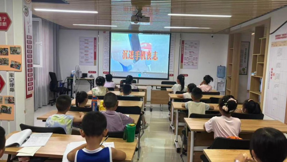 银川市兴庆区玺悦社区：开展防网络沉迷宣讲 筑牢未成年人健康成长防护屏障