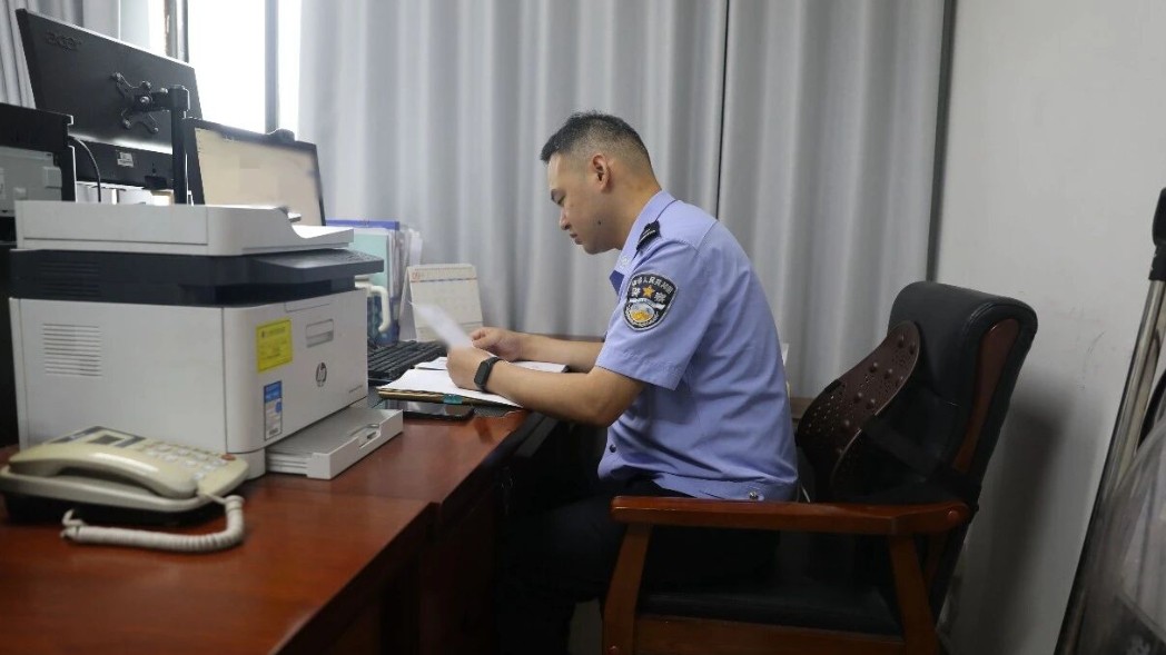 卷宗里的微光——法制民警侯常勇