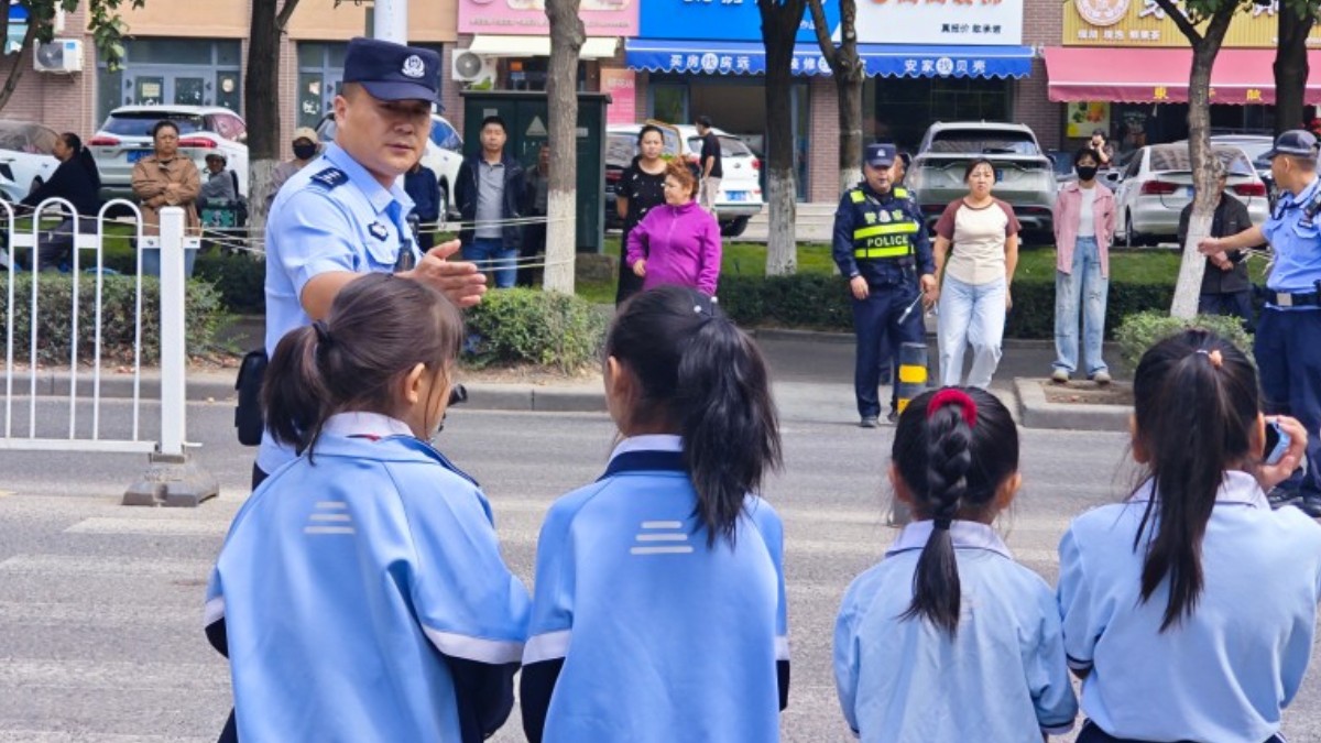 夏季已过，他们的故事仍在继续——新疆伊宁市公安局重庆路街道派出所的民警、辅警们