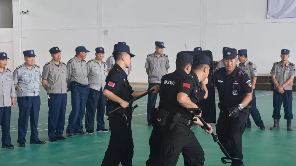 以训促战强技能 筑牢校园“安全墙”