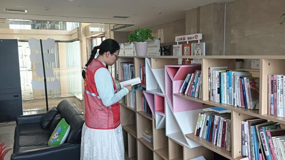 银川市金凤区阅海湾社区：筑牢文化安全防线 守护辖区清朗空间