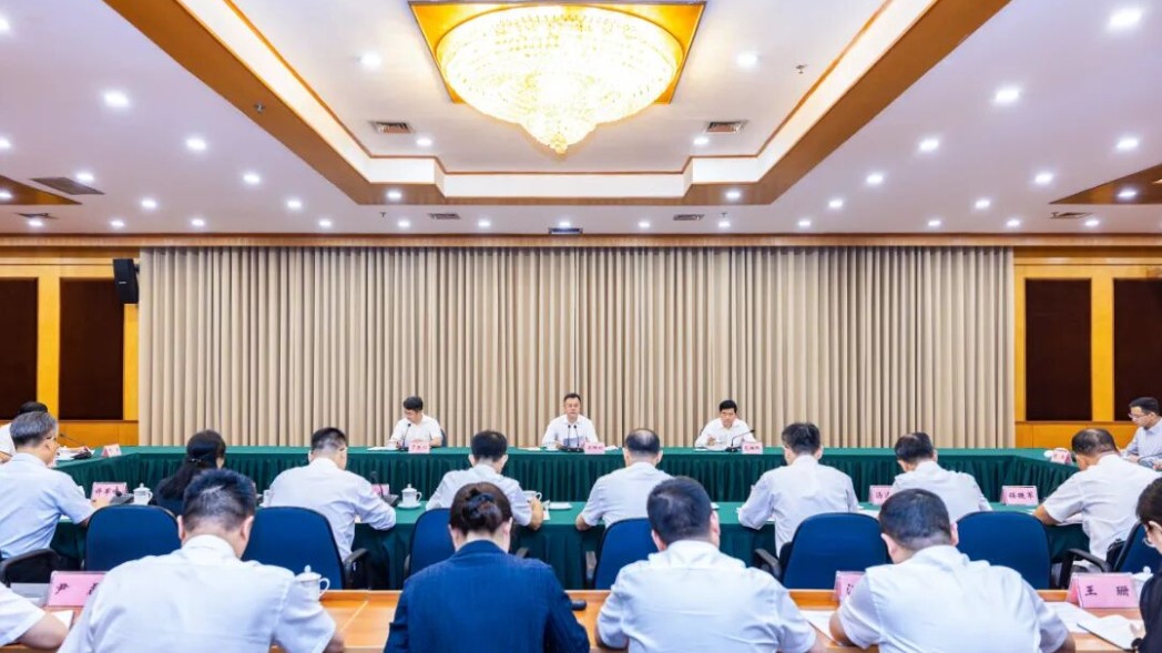吴群刚强调：保持加压冲刺态势 抓实集中整治攻坚 推动整治工作从“集中攻坚”向“常态长效”迈进