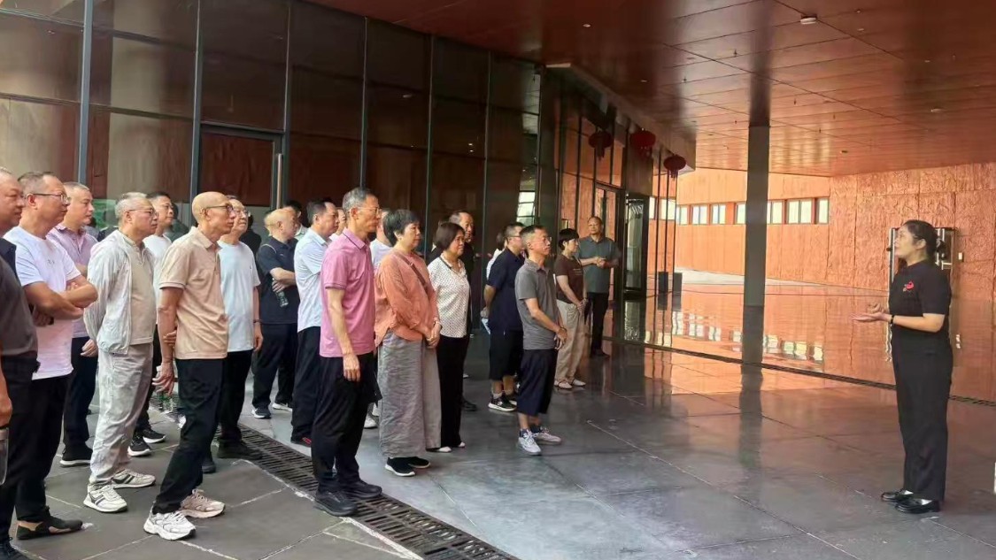 遂宁党校第5期较高职级公务员进修班赴红军第一村参观学习