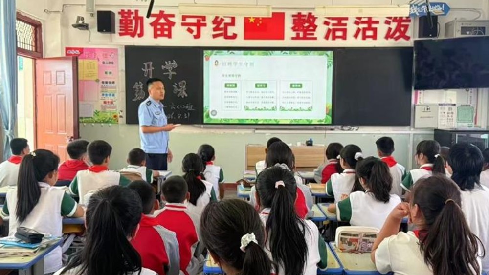 中卫公安齐头并进筑牢校园安全屏障