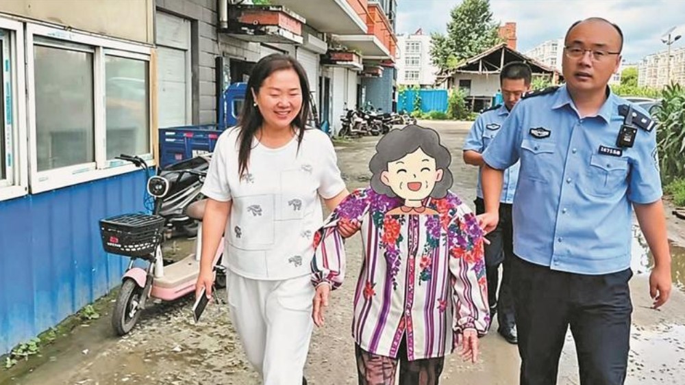 民警核查身份护送归家