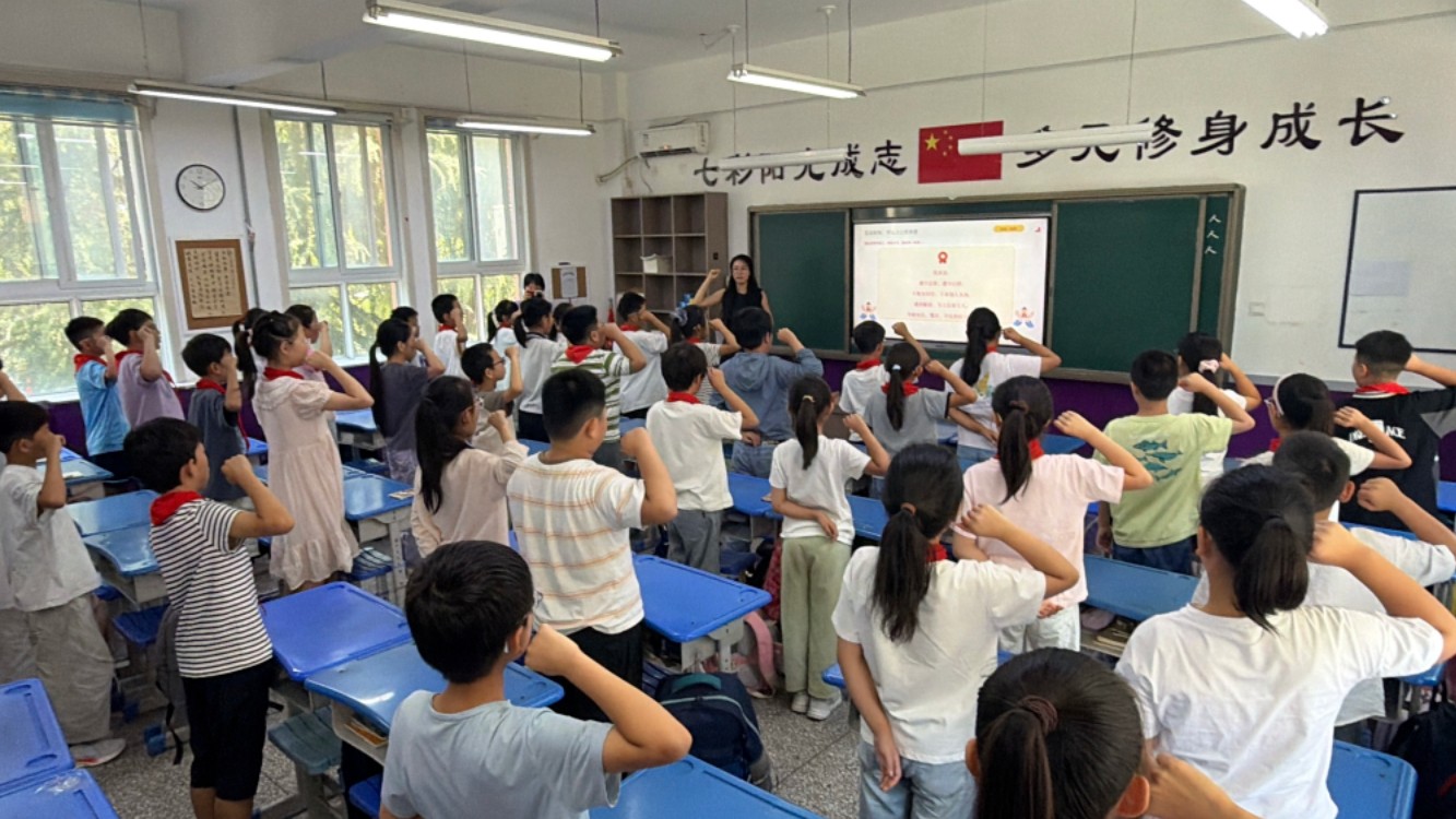 上好“开学法治课”，筑牢青春“防护墙”——洛龙区司法局开展送法进校园系列活动