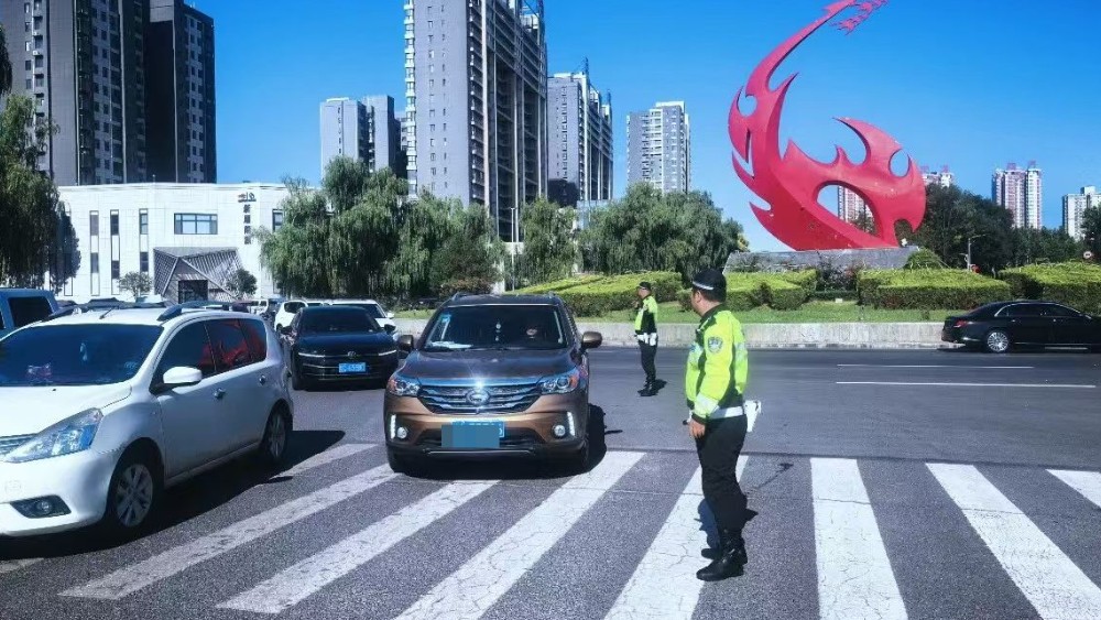 眉县公安：站好“护学岗” 织密“安全网”