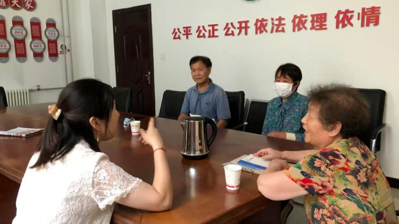 关林街道石油社区“刘阿姨谈心室”：薪火相传守初心 温情调解护和谐