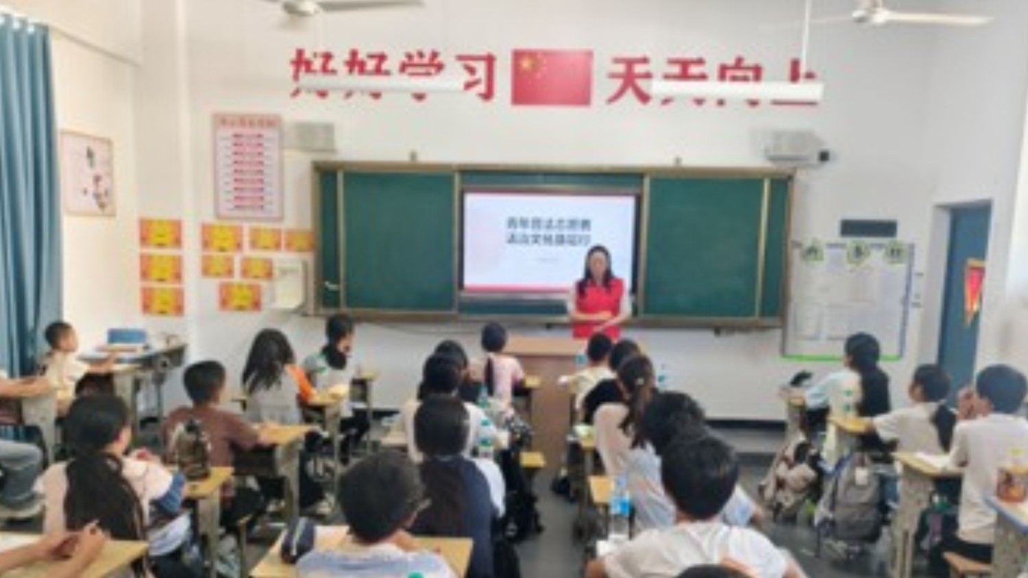 多维普法护青春 宜春市袁州区飞剑潭乡开展校园安全法治宣讲