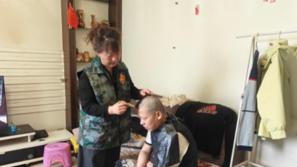 银川市兴庆区丽景社区：上门服务纾兵困 点滴真情暖兵心
