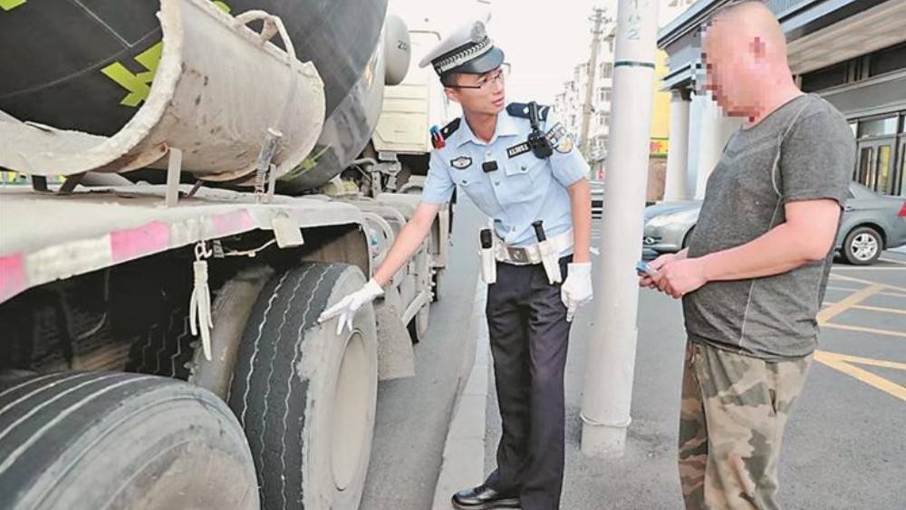 冰城交管严查带“祸”上路