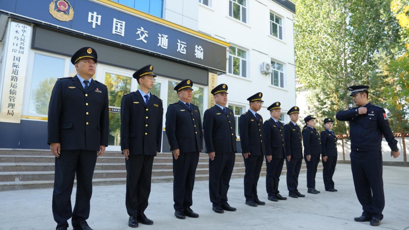 党建铸魂砺精兵 以训促管以训正风