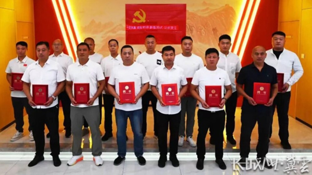 保定公安交管在竞秀区一亩泉镇聘任交通安全综合管理员