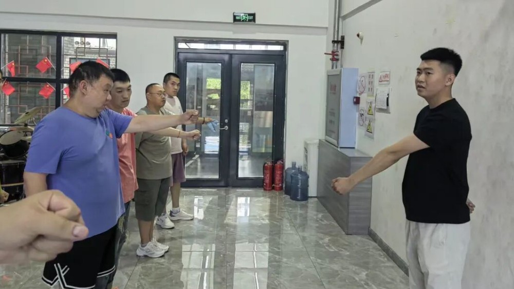 香兰监狱青年民警深入佳木斯市东极天使宝贝康乐之家开展志愿服务活动