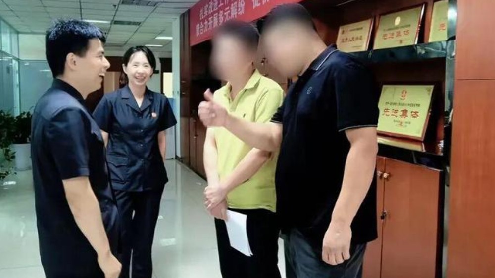 未央区法院经济技术开发区法庭：两面锦旗背后的“最后一劝”