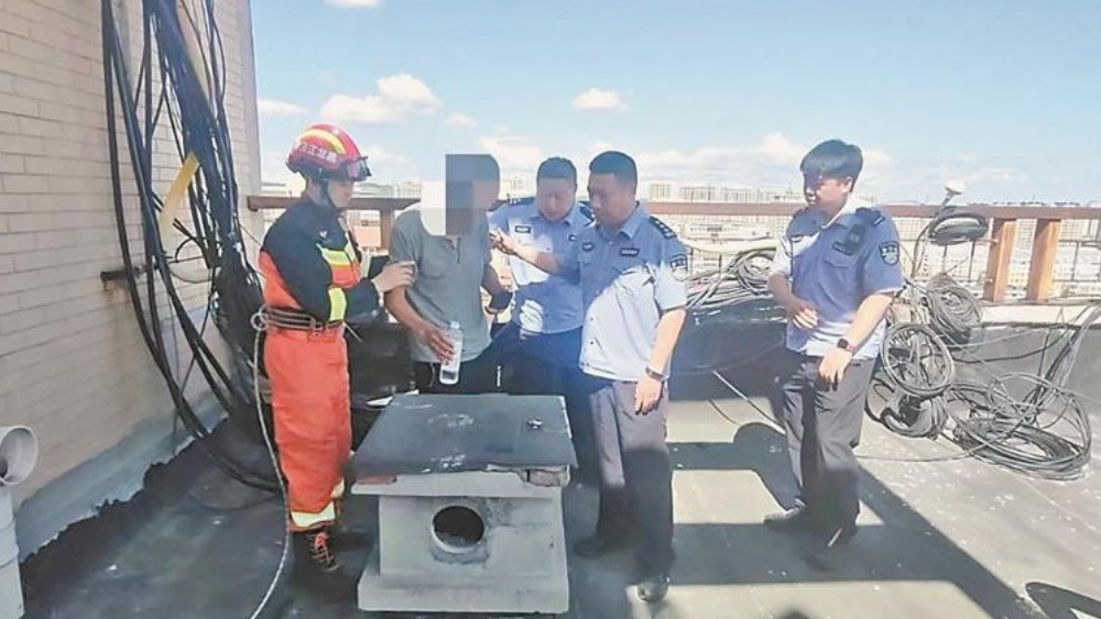 警方成功挽救轻生男子