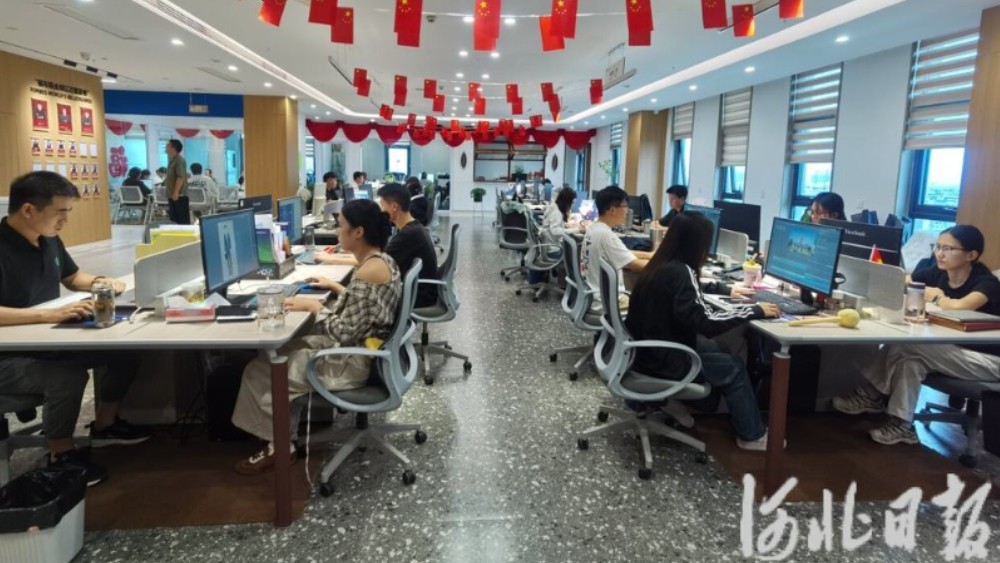走进“一人公司”丨外贸“小白”把紧固件卖到海外
