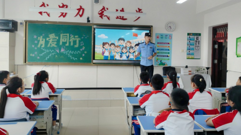七台河公安多维发力护航开学季 筑牢校园安全防线