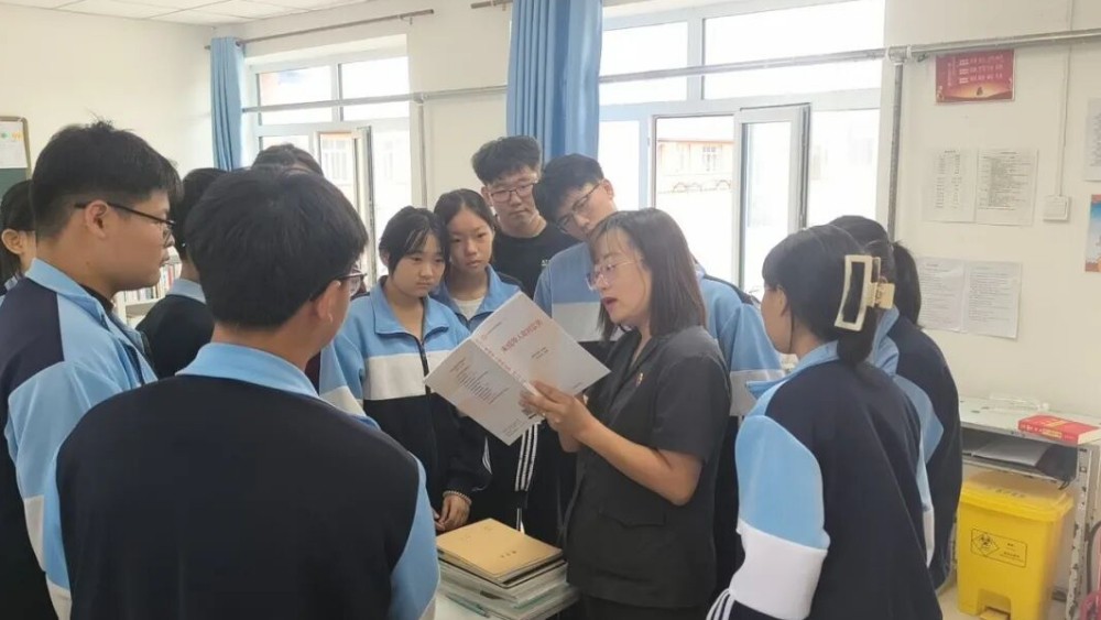 依兰法院开展校园普法活动 以司法力量护航青少年健康成长