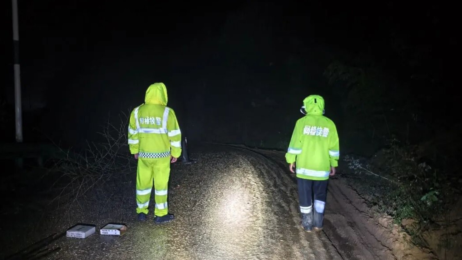 吉安遂川公安：他们是明坑救援一线的逆行者！