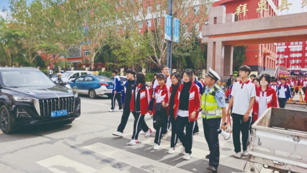 齐齐哈尔：聚焦关键环节发力 筑牢校园安全屏障​ ——拜泉县公安局多警种联动护航开学季