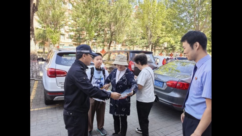 吉林省珲春市公安局靖和派出所警检联动开展扫黑除恶普法宣传活动