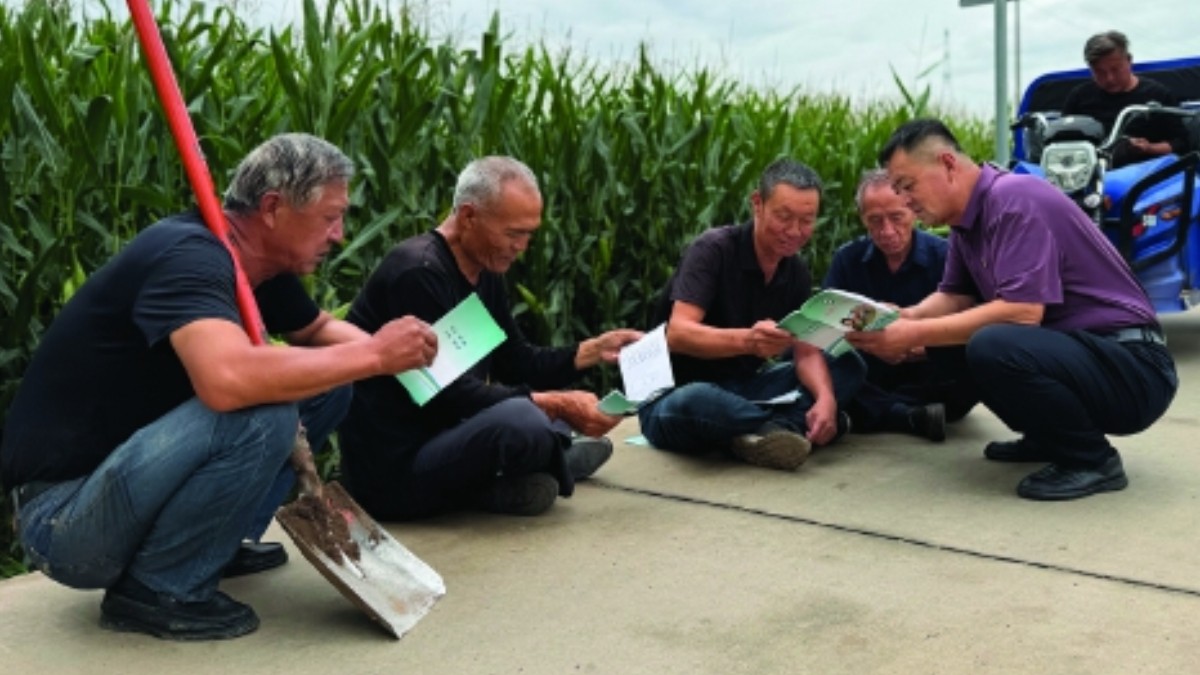 “民心标尺”擦亮全国民主法治示范村招牌
