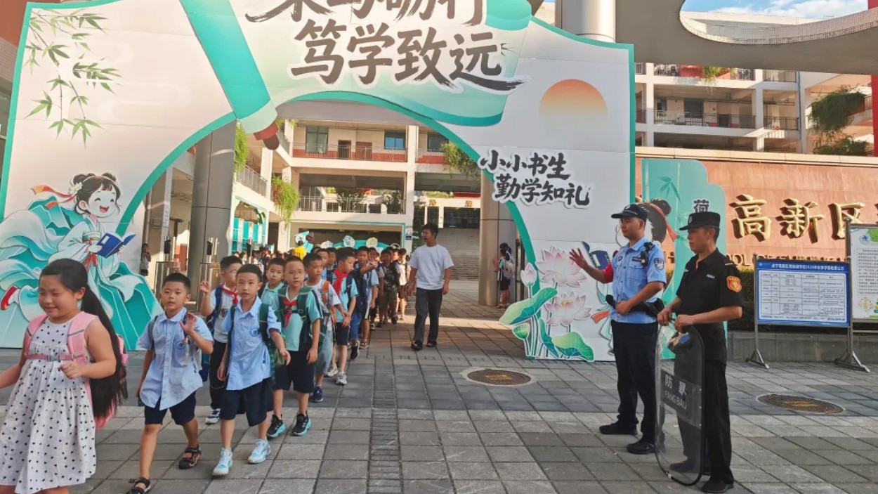 家长晕倒、学生突发不适……遂宁公安常驻校警一周三次极速救援