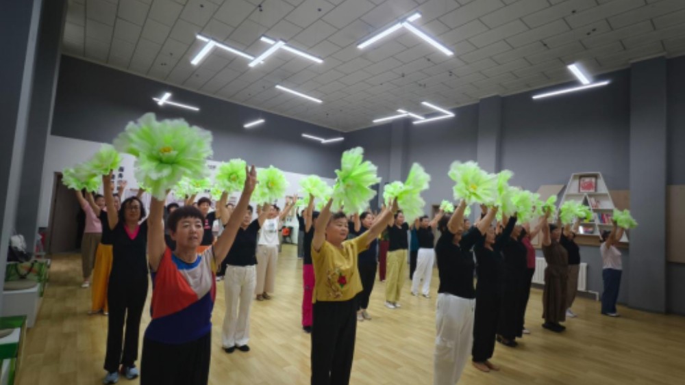 吴忠市利通区裕西社区：搭建文化“大舞台” 乐享幸福“夕阳红”