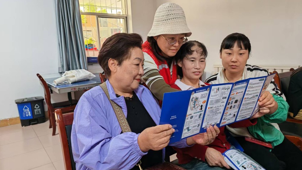 银川市兴庆区丰收社区：织密网安“防护网” 守好群众“钱袋子”