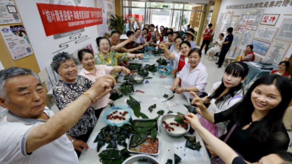 银川市兴庆区泰和社区：同心浇灌民族团结花 携手共筑邻里幸福家