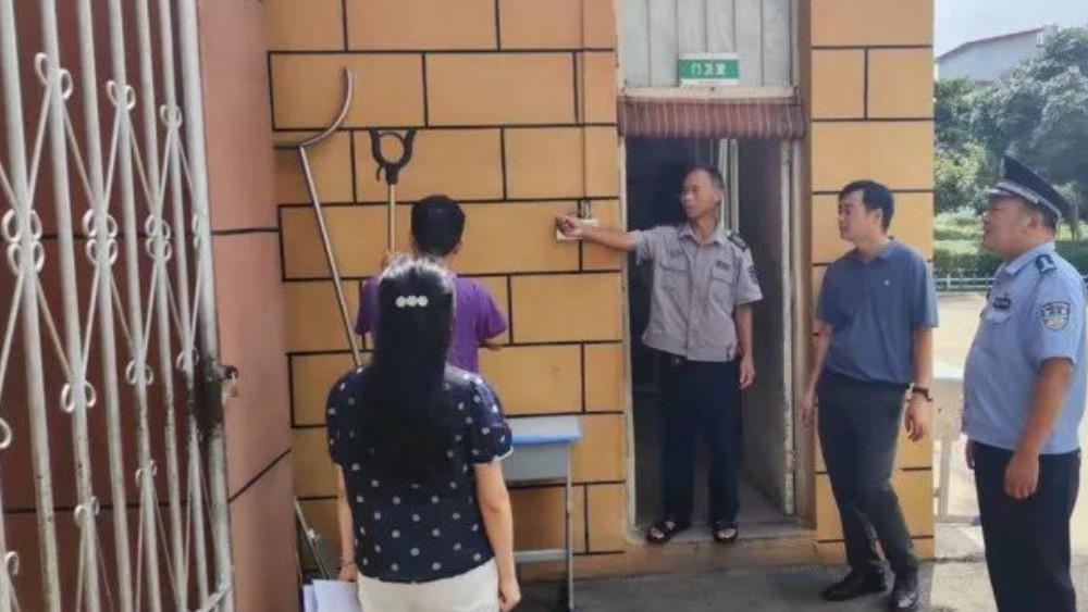 商南公安：警护“开学第一课”筑牢校园“平安防火墙”