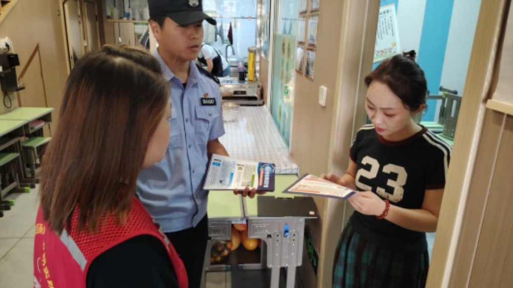 银川市兴庆区观湖社区：反诈宣传进商户筑牢安全防线 警网联动化风险守护财产平安