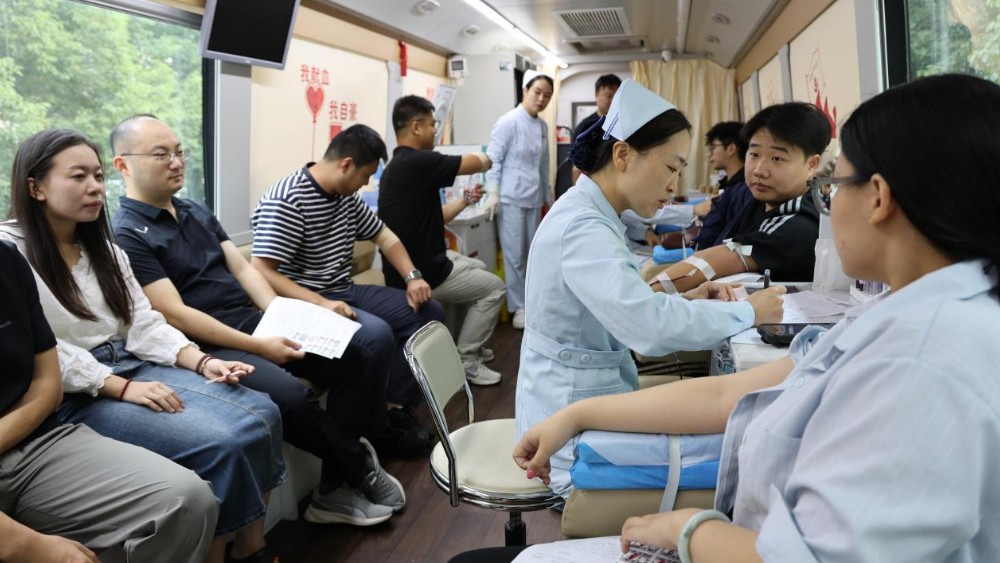 法心守正义 热血暖人间——河南省南阳市卧龙区法院开展无偿献血志愿活动