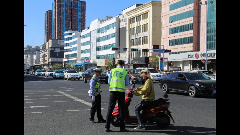 吉林辽源交警开展电动车专项整治行动