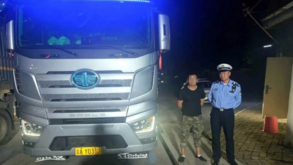 冰城交管部门持续开展货车超载违法行为专项整治行动