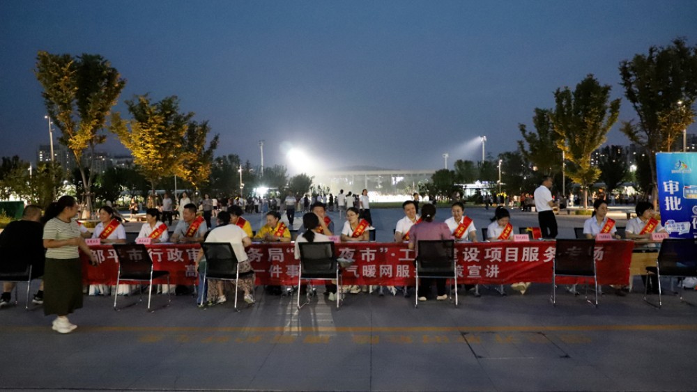 遛弯碰见“审批夜市”，宝妈创业心事有了谱