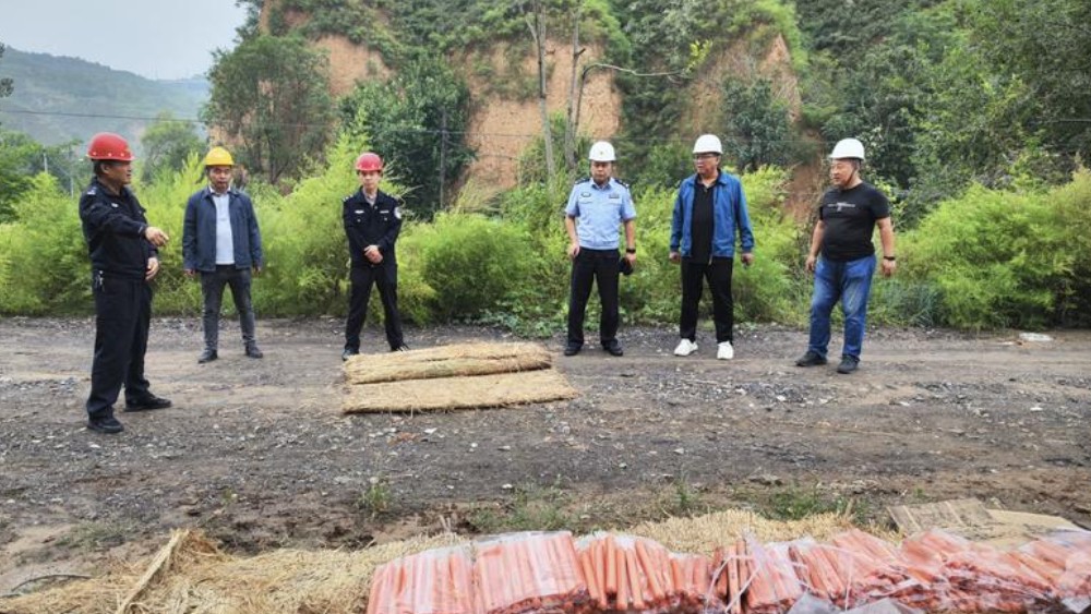合阳县公安局集中组织销毁一批过期民爆物品