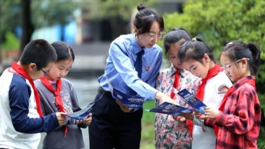 网络安全宣传走进校园、企业，结合案例讲防范