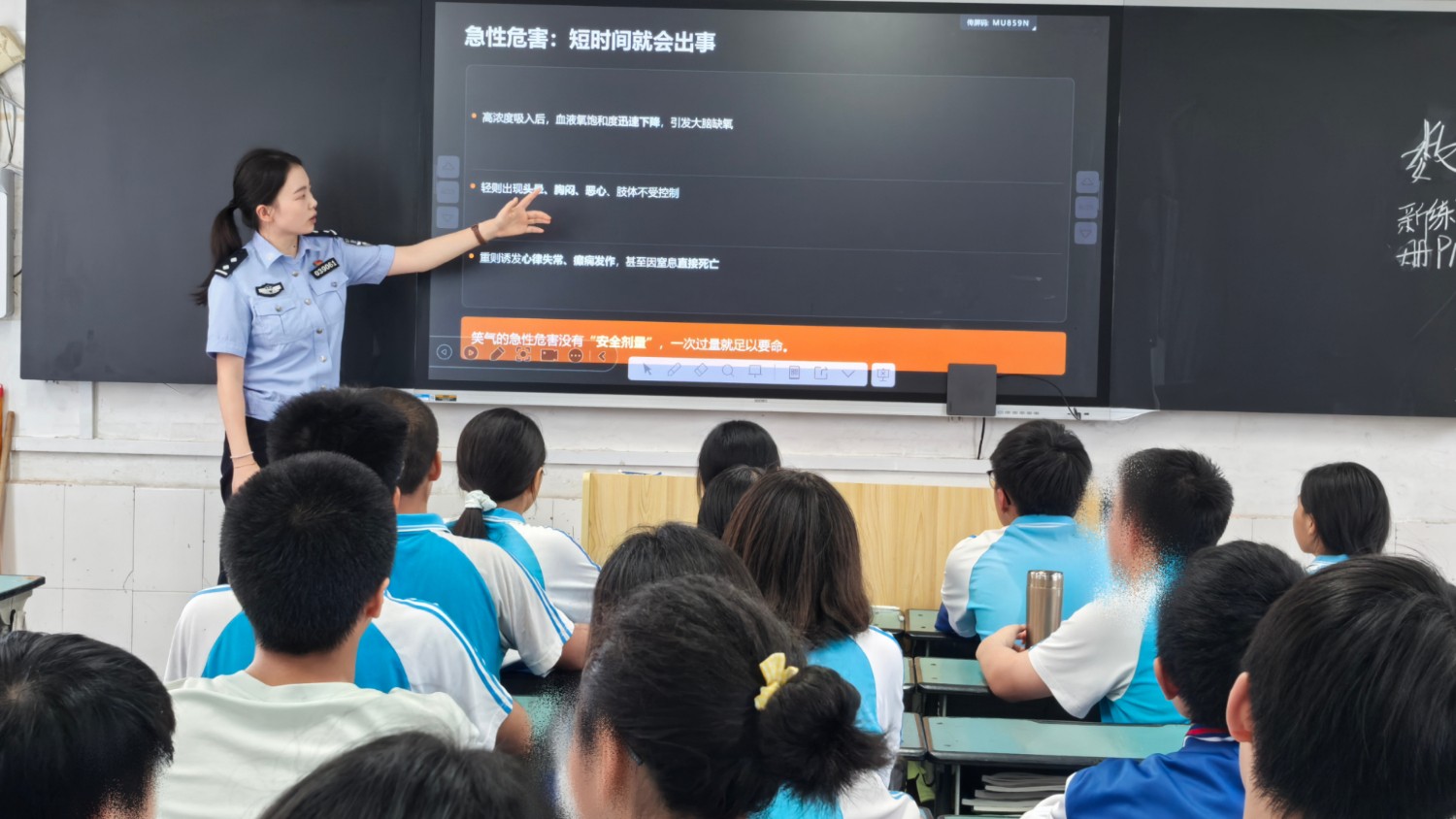 法治班主任李筱伶：于讲台之外，播撒法治星光
