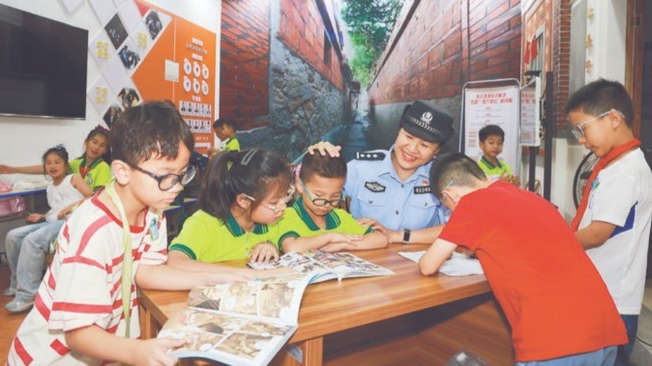 警营有爱 护苗更暖